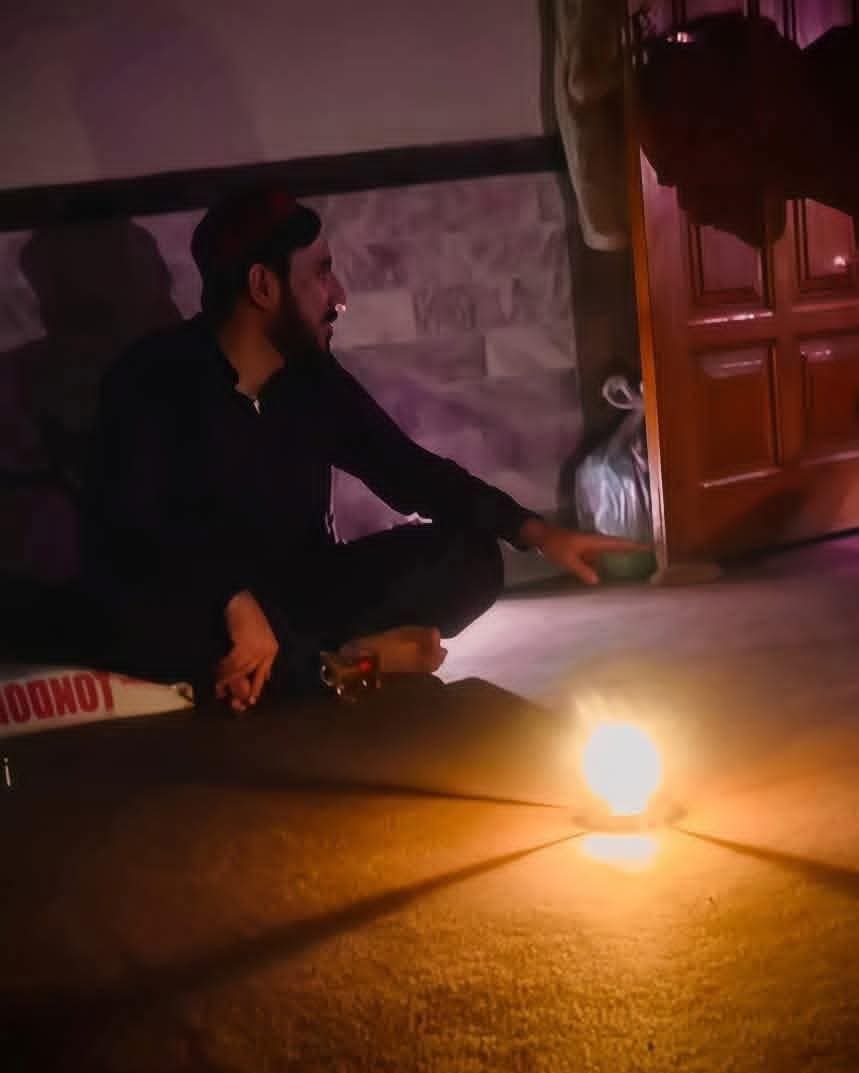 The *non-bailable warrant* against **Manzoor Pashteen** is an insult to every citizen who believes in peace over violence.
#ManzoorPashteenSymbolOfResistance