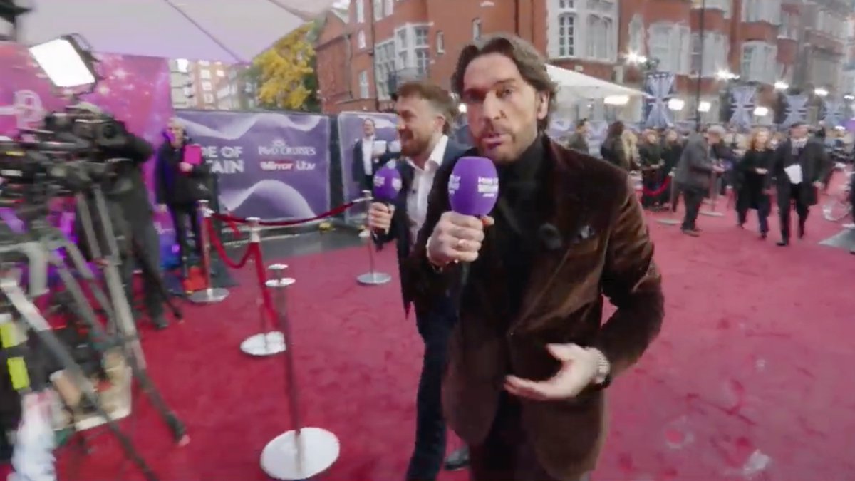 Watch delightful scenes LIVE on the #redcarpet as #PrideofBritain Awards get under way wp.me/p4BB8h-1xnl loads of fans and loads of guests #Entertainment  #gay  #ynuktv