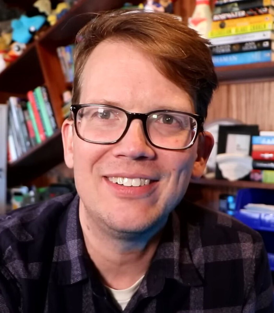 Dexerto's tweet image. YouTuber Hank Green advises young people to invest 5% of their net worth in new ideas, even if they fail

&quot;Aim for the moon, so if you miss, you hit a star&quot;

via: FORTUNE