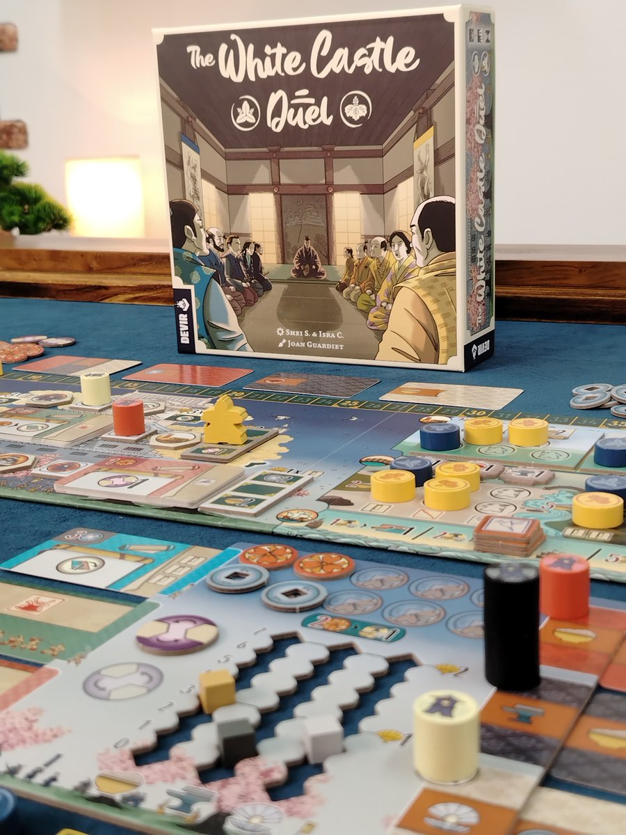 ¡El duelo por la Garza Blanca está a punto de comenzar! 🏯⚔️
Esta semana llega a tiendas The White Castle: Duel, la esperada versión para dos jugadores del aclamado The White Castle —y lo hace coincidiendo con su presentación en #SpielEssen2025.✨

🎎 Sumérgete en las intrigas