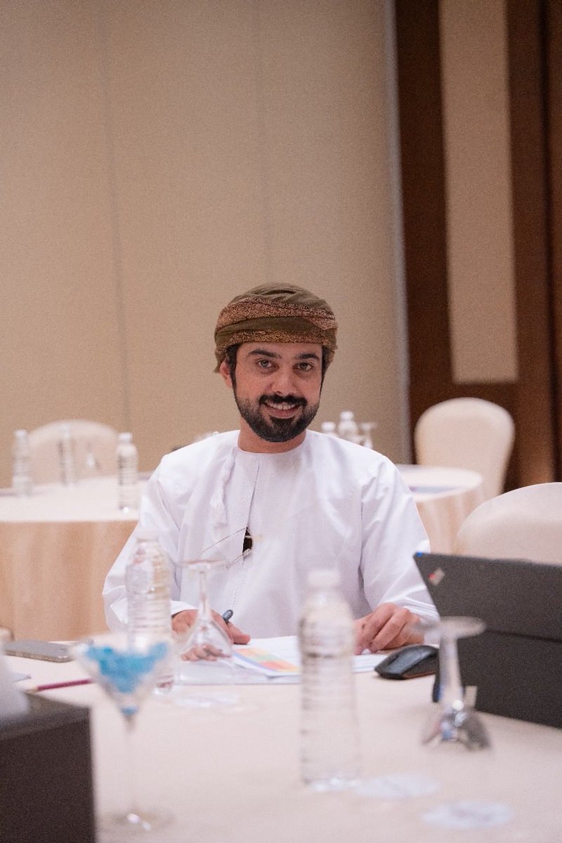 AlwstaClub's tweet photo. جانب من اجتماع مجلس ادارة النادي برؤساء وممثلي الفرق الأهلية بمحافظة الوسطى ، حيث تم مناقشة بعض المواضيع ذات الأهمية للفرق الأهلية بالمحافظة و الاستماع لمقترحات ممثلي الفرق مما يسهم في تطوير اداء الفرق الاهلية وتعزيز التعاون مع النادي https://t.co/I4ApR1ymVS