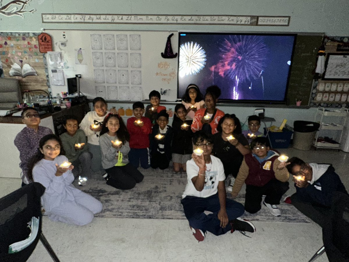 nicmcg_18's tweet photo. Diwali 🪔  Celebrating with snacks, painting, and light! 🎇 https://t.co/harVYfYYHM
