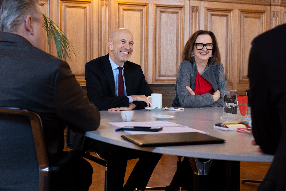 OeNB (@oenb) on Twitter photo Die Bargeld-Initiative der #OeNB und des Gemeindebundes wird erweitert: Auch der Städtebund ist nun Teil der Übereinkunft.
OeNB-Gouverneur <a href="/MagratheanTimes/">Martin Kocher</a> betont: „Es ist uns wichtig, dass alle Regionen in Österreich verlässlich und bestmöglich mit #Bargeld versorgt werden.“ Die Bargeld-Initiative der #OeNB und des Gemeindebundes wird erweitert: Auch der Städtebund ist nun Teil der Übereinkunft.
OeNB-Gouverneur <a href="/MagratheanTimes/">Martin Kocher</a> betont: „Es ist uns wichtig, dass alle Regionen in Österreich verlässlich und bestmöglich mit #Bargeld versorgt werden.“