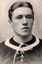 114 years ago tomorrow, #WHUFC went into a home match v Brentford having won 1 of the first 7 games of the league season, the same record we have going into tonight’s game. The result that day? West Ham 7-4 Brentford, Danny Shea (below) &amp; William Kennedy both hit hat-tricks #COYI