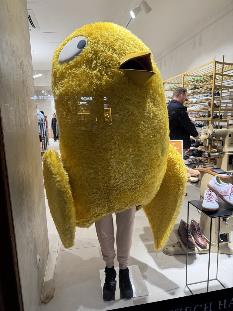 RRzx1xidkx9's tweet image. コレモチト違ウ(｢ﾟДﾟ)｢ｶﾞｳｶﾞｳ 

#praque