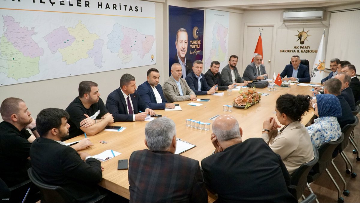 AK Parti Sakarya İl Yürütme Kurulu Toplantısı, İl Başkanımız Sayın Yunus Tever başkanlığında gerçekleşti.
 
Umudun, İcraatin ve Geleceğin Adı; AK Parti!