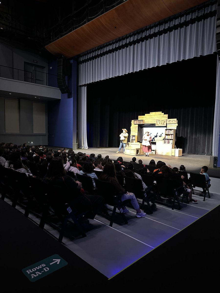 clorisrangel's tweet image. Our multilingual 4th and 5th grade students attended a special bilingual performance of &quot;Tomas and the Library Lady&quot; at the Eisemann Center today. It was a valuable experience for them to engage with the story in both languages. #risddreambig @kristinleeper9 @RISDMET
