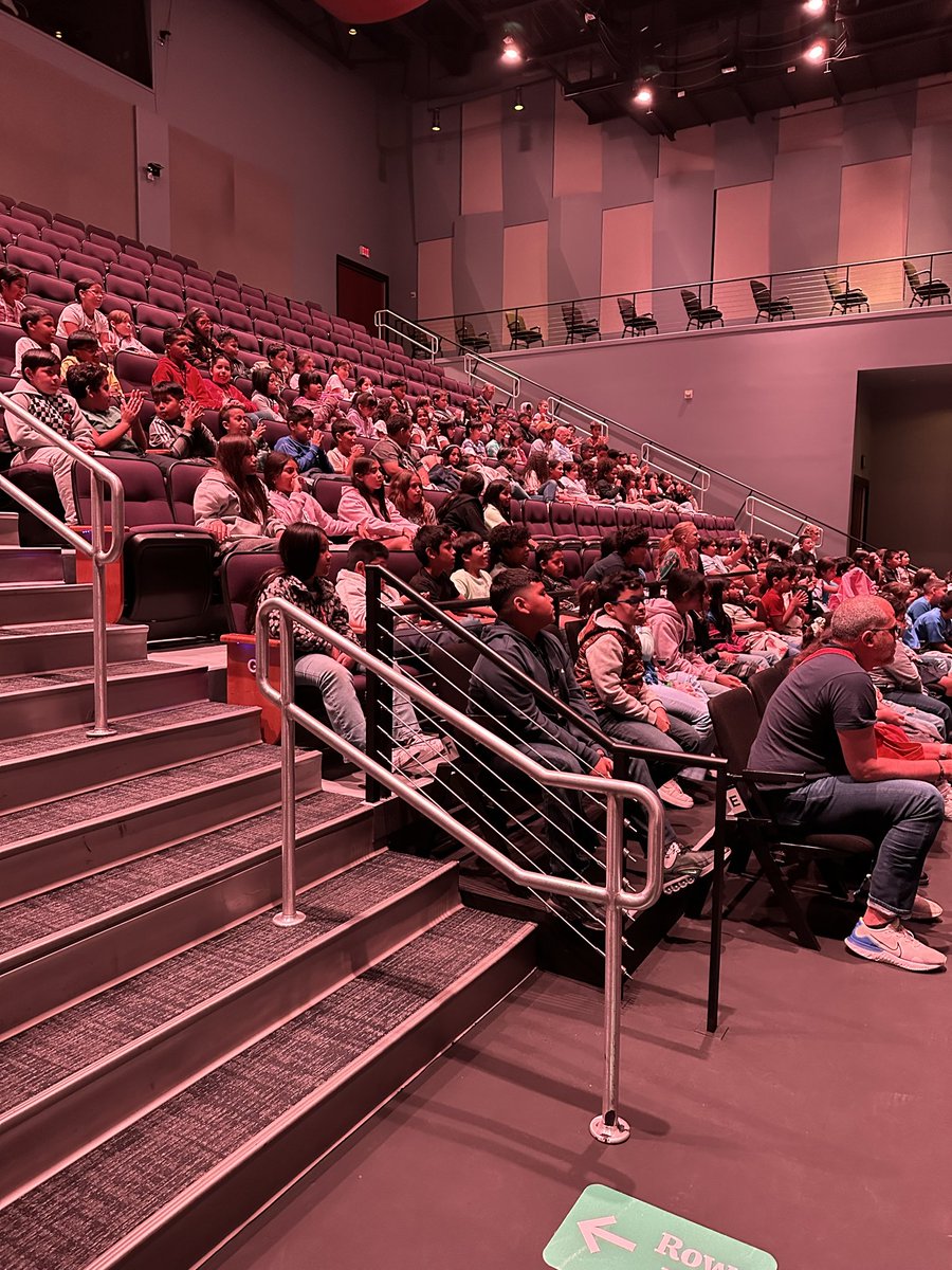 clorisrangel's tweet image. Our multilingual 4th and 5th grade students attended a special bilingual performance of &quot;Tomas and the Library Lady&quot; at the Eisemann Center today. It was a valuable experience for them to engage with the story in both languages. #risddreambig @kristinleeper9 @RISDMET