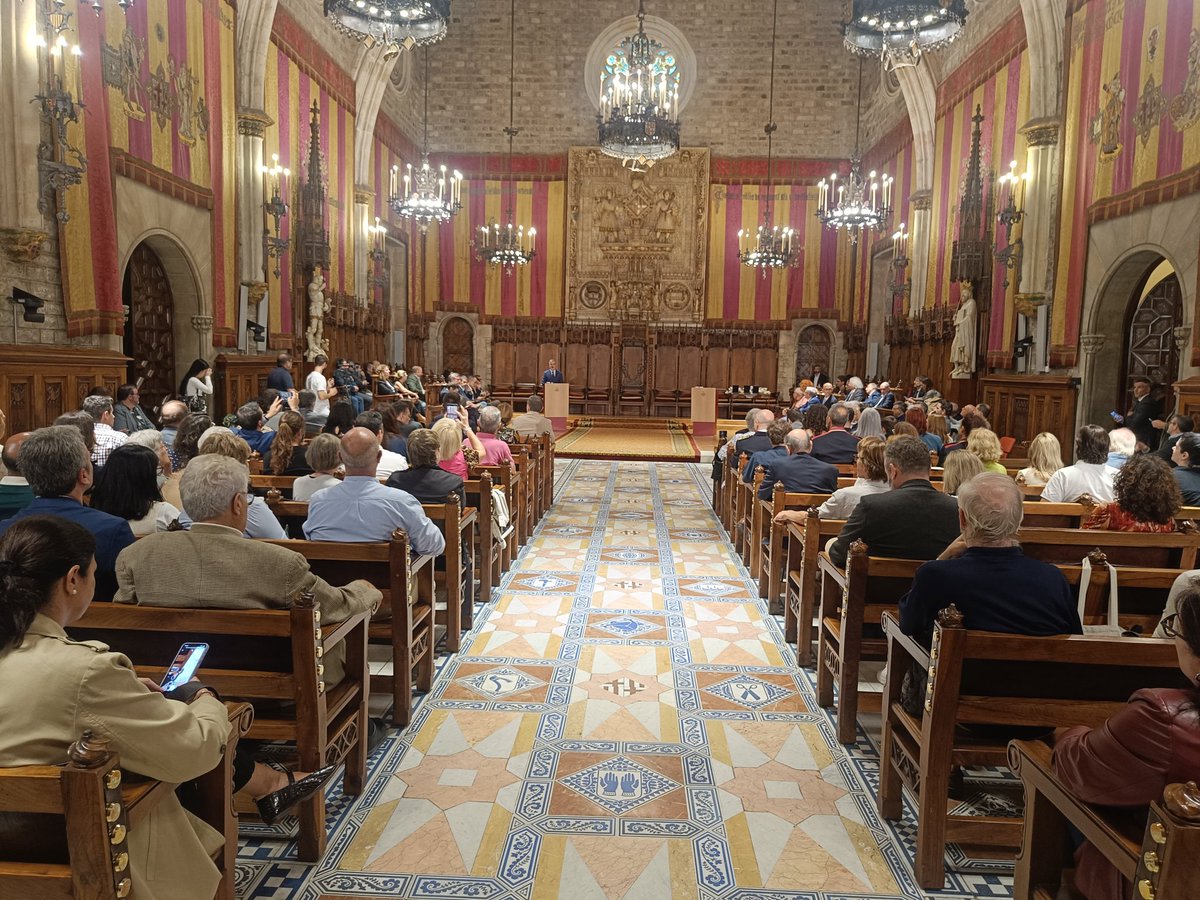 Comença l'acte de lliurament dels guardons a Eduard Soley, Joan Pera i la Pastisseria La Estrella. Moltes felicitats!!