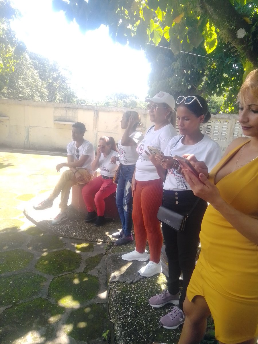 AlcoleaOscar's tweet photo. Con diversas actividades culturales celebra la Brigada de Instructores de artes de Tercer Frente el 21 Aniversario de su creación .
#dpeSantiago
#SantiagoDeCuba
#TercerFrente https://t.co/w8iAzoilt7