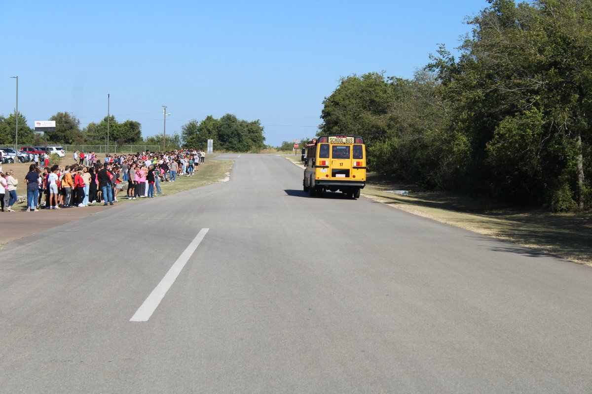 LorenaISD's tweet photo. The LHS boys and girls cross country teams are off to Huntsville for the Regional Meet.

The girls run on Tuesday (October 21) at 8:15am, the boys run at 8:45am.

Let's Go Leopards and Lady Leopards! https://t.co/Hq6hKbc0OU