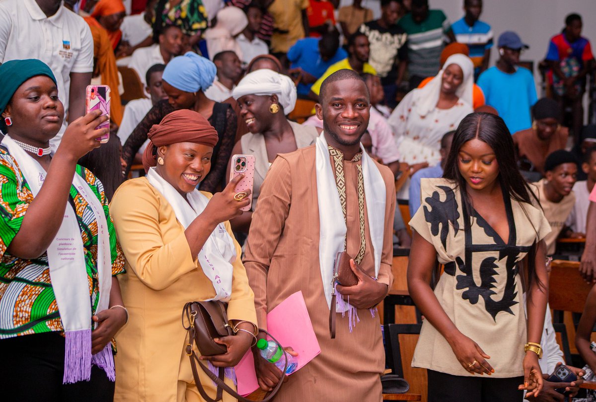 DomuNdarbi's tweet photo. 🎙️ Quelle passion à la compétition interuniversitaire du 18/10 à l’UGB ! 👏 Bravo à tous les participants (UGB-UVS- UCAD-UAM) pour leurs plaidoiries percutantes. Hommage à Diouma Faye et au CJDF pour cet événement vibrant en faveur des #DroitsDesFemmes. Merci à nos partenaires ! https://t.co/I4YJnF3kEh
