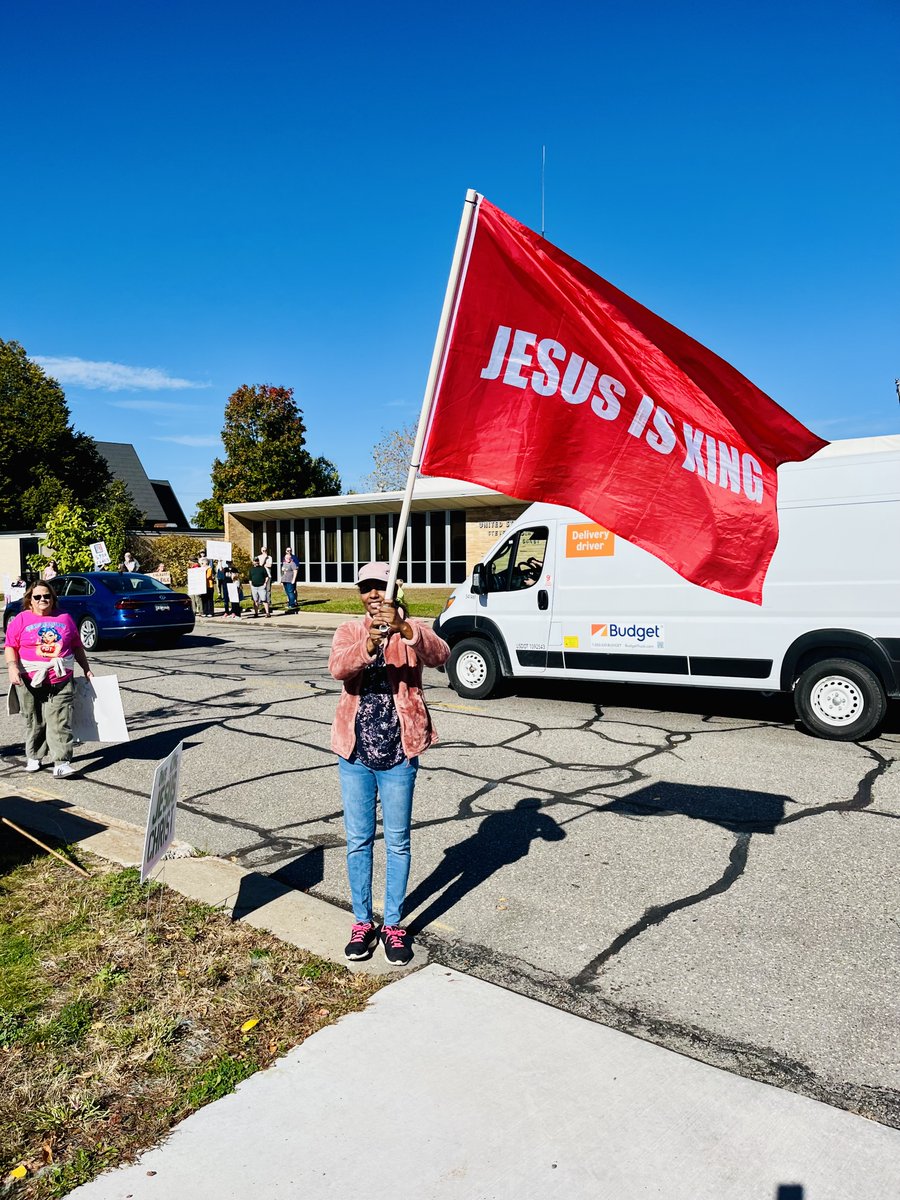 RejaniforSenate's tweet photo. We are One Nation under King Jesus!!
Jesus is my King and President Trump is my president!! I love them both!♥️ https://t.co/HMSMPAAMdh