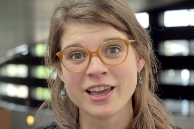 📢🔴Delfina Rossi como directora del Banco Ciudad cobra LITERALMENTE 10 veces mas que el Presidente de la Nacion y los Ministros❌

Delfina Rossi: USD 20.000
Milei y Ministros: USD 2.500

No es serio, mientras la gente en promedio cobra alrededor de USD 1000 (RIPTE)

Hay que