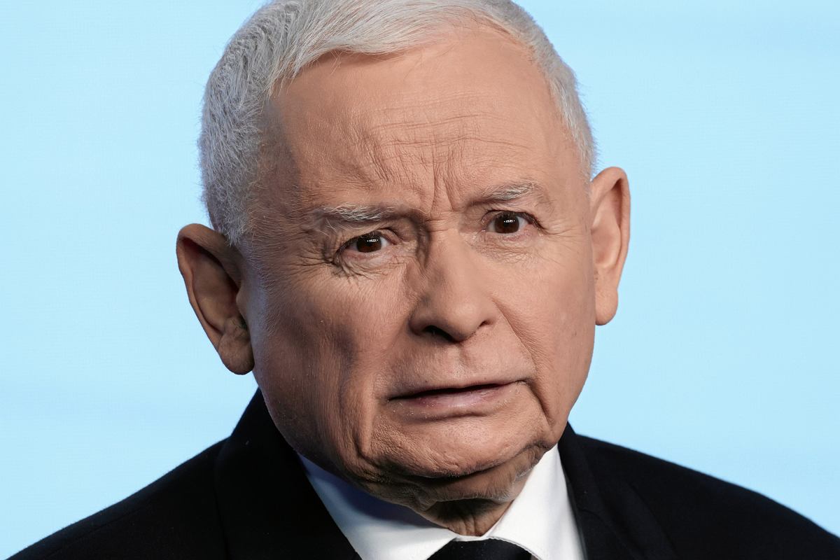 Fou®tech_UK #AboveUsOnlySky tweet media