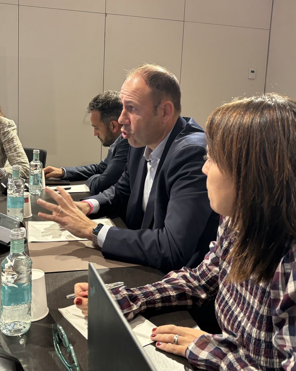 berni alvarez tweet media