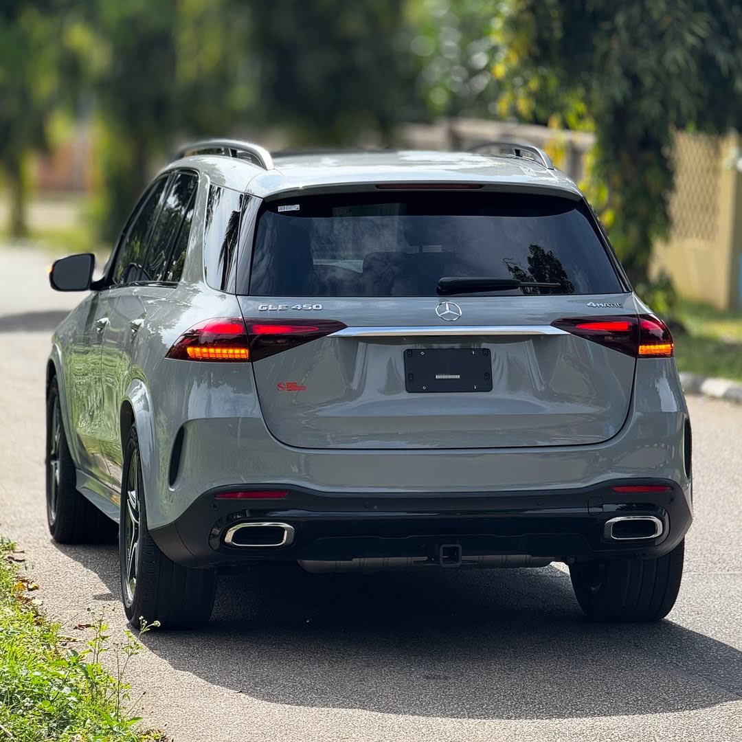 Abj_Auto_cars's tweet photo. ‼️ MERCEDES-BENZ GLE450 — 2024
🏷️ PRICE: ₦189,000,000
📍 LOCATION: Abuja 🇳🇬
📞 CALL/WHATSAPP: 08052712169 / 09112199464
• Brand-new 2024 spec • Premium luxury SUV.
• Loaded with tech & comfort features.
• DM or call for full specs & inspection.
#gle450 #abuja #enugu #lagos https://t.co/feamEzTzFr