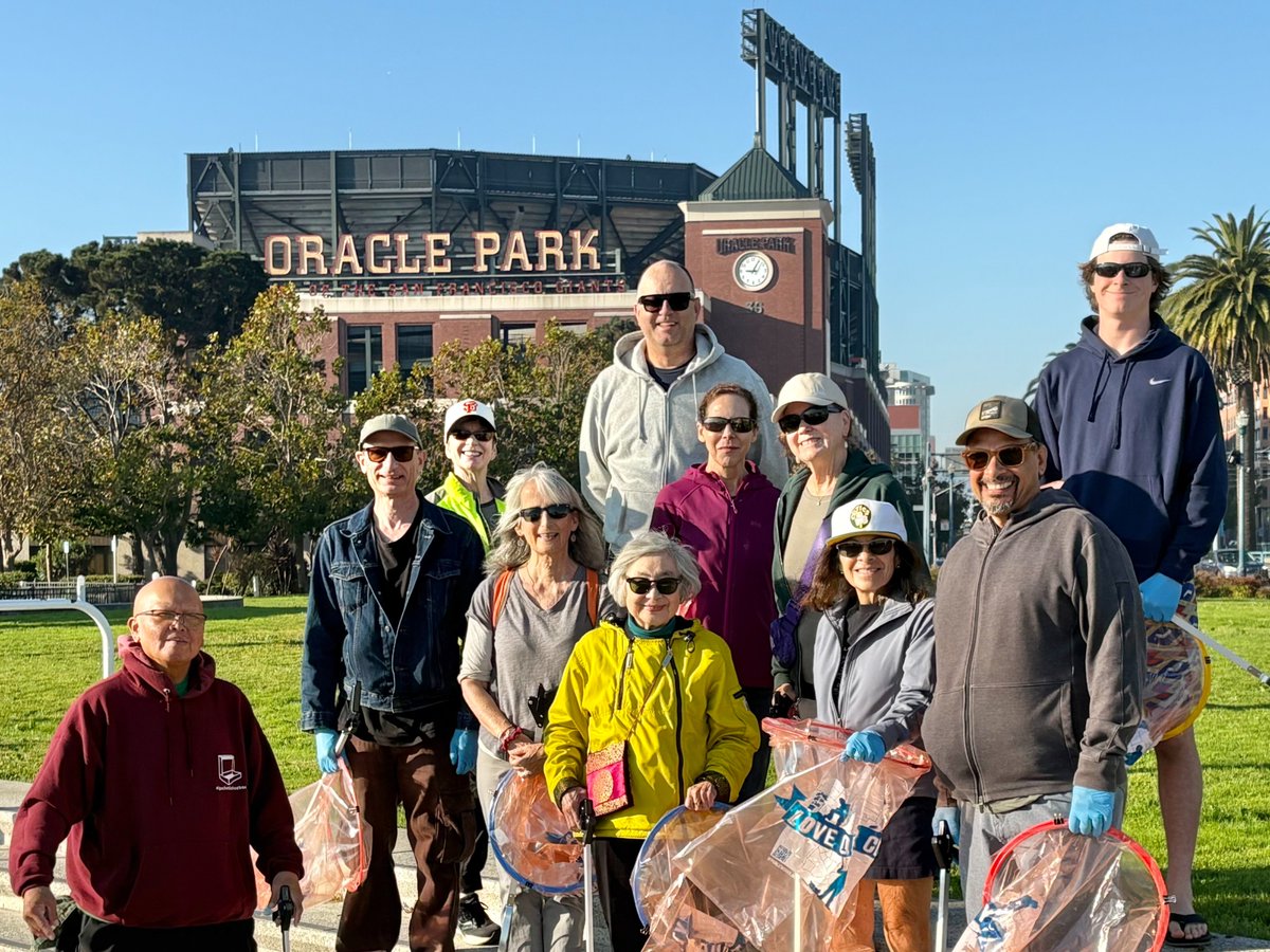 RefuseRefuseSF's tweet image. While many were protesting No Kings this past weekend in San Francisco, 500 volunteers were protesting No Trash in our environment, removing 525 bags of trash from our streets, parks, and beaches.

Everyday is a great day to say No to litter pollution. Let&apos;s pick it up SF!