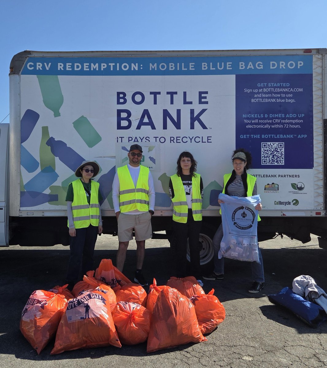 RefuseRefuseSF's tweet image. While many were protesting No Kings this past weekend in San Francisco, 500 volunteers were protesting No Trash in our environment, removing 525 bags of trash from our streets, parks, and beaches.

Everyday is a great day to say No to litter pollution. Let&apos;s pick it up SF!
