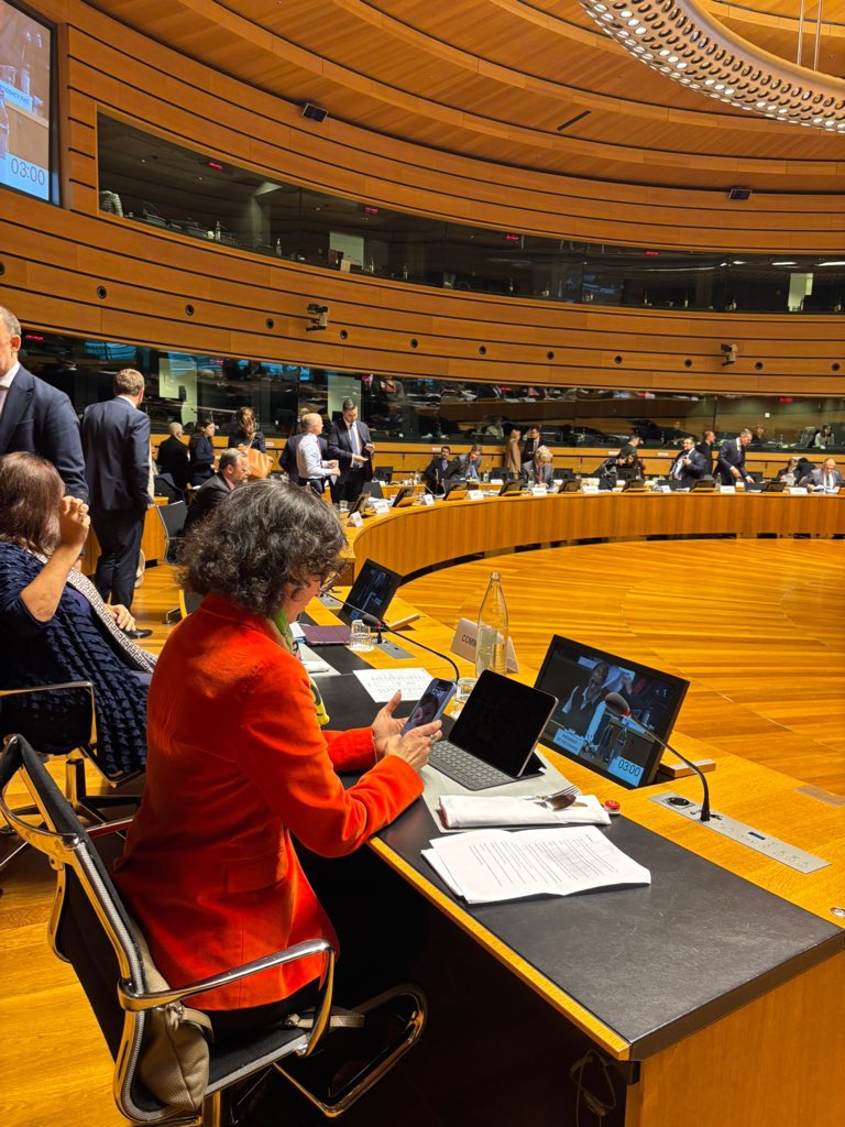 Lora Borissova tweet media