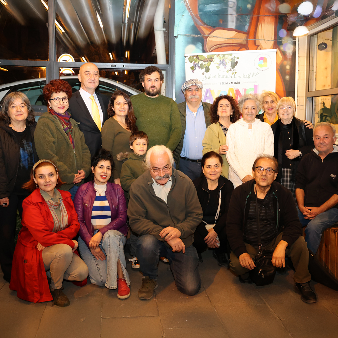 #ayrancıfest 'te 17 Ekim 2025 akşamı İhsan Seddar Kaynar <a href="/EnguruAnkara/">Engürü Ankara</a> ile "Ankara'nın Bir Cumhuriyet Şehri Olması" başlığında Ankara'nın başkent olmasından, Şehremaneti'ne, Kilometre Sekiz'e, Askeri Fabrikalar'dan Ankara Çiftlikleri'ne kadar 1920'lerde olanları konuştuk.