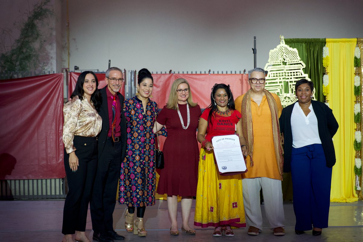 RepYassAnsari's tweet image. Happy #Diwali! Honored to celebrate the Festival of Lights in the heart of Phoenix.
Diwali is a celebration of light over darkness—a message that feels especially powerful as our country faces deep division and even a government shutdown. We’ll keep fighting for the light. ✨