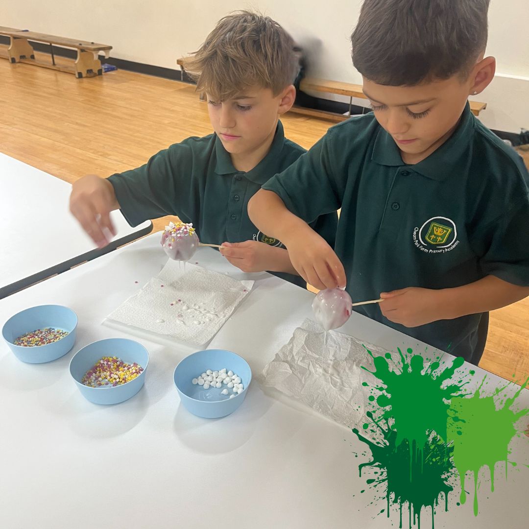 cheamparkfarm's tweet image. Dipping, decorating, and delicious! 😋 
Our wrap-around care children made their own candy icing apples, loaded with colourful sprinkles!
 A fantastic, sweet treat afternoon! ✨🍎 

#WrapAroundCare  #SweetTreats #AfterSchoolFun