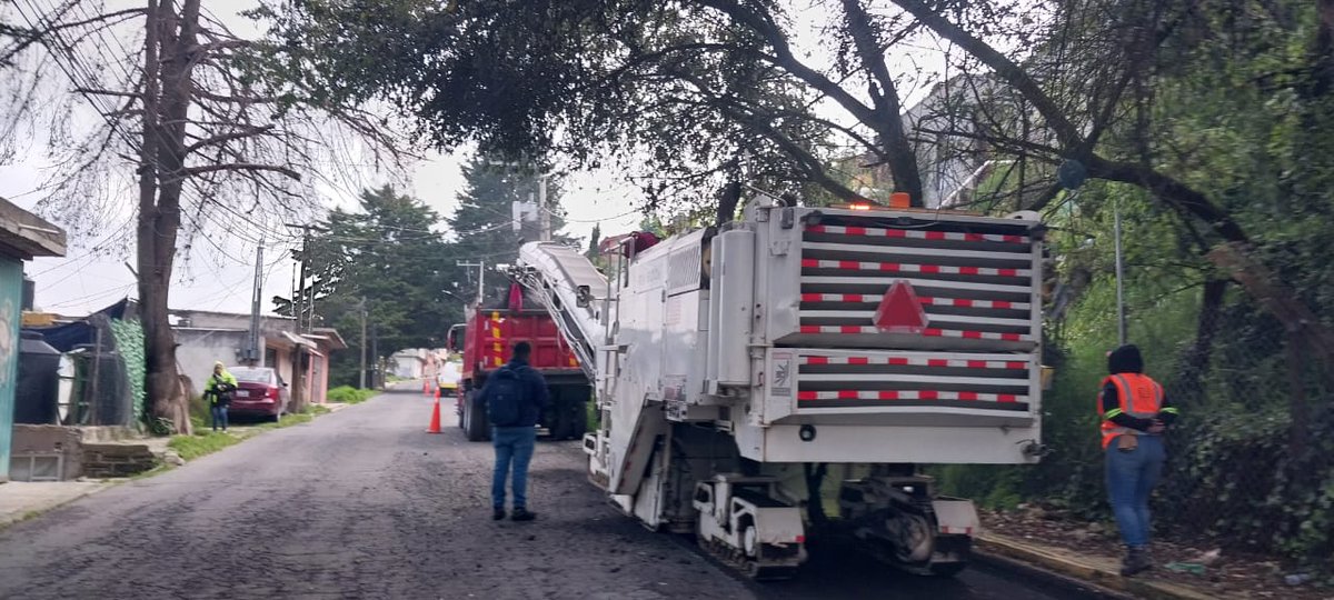Como lo anunciamos, este lunes iniciamos con la repavimentación de la Avenida Zacamulpa, entre el Quinto Cuartel y Zacamulpa, con lo que mejoraremos la movilidad en la Zona Tradicional.