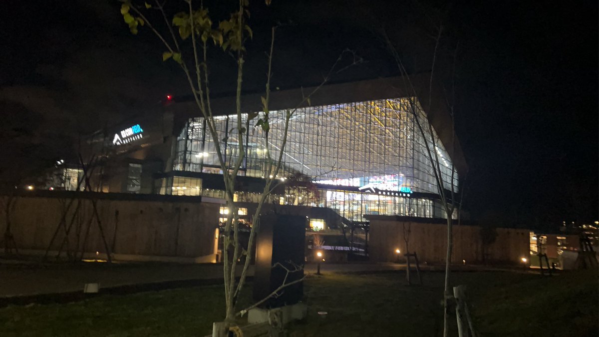 今日は本当に楽しかった、
趣味のゲームを今年は日ハムの応援に
力を入れましたが
今日残念ながら負けました
やっぱりホークスは強い！
でも間違いなくファイターズの選手全員成長してる！来年がすごく楽しみだ！
あとは頑張れホークス！
俺らの分まで勝ってくれ