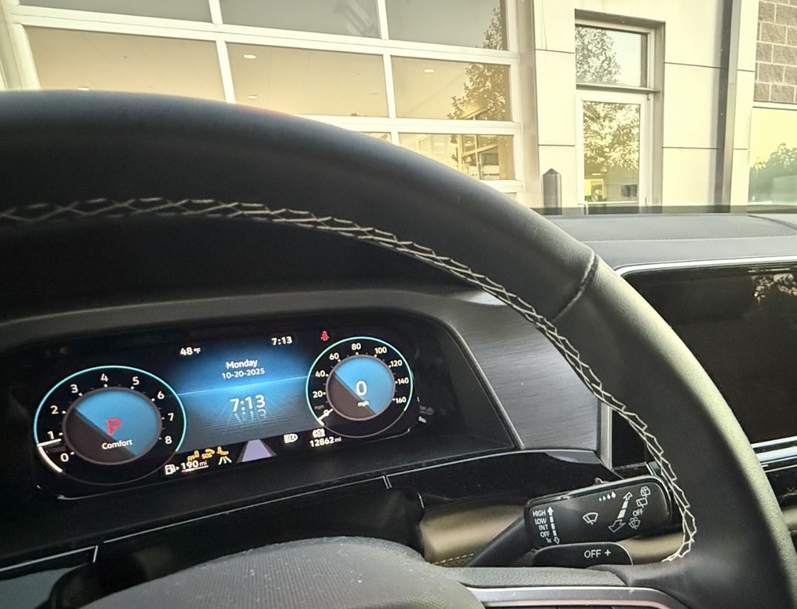Soyndoff's tweet photo. @VW When is the problem that a large number of VW owners are experiencing with dashboard lights &amp; infotainment going to be fixed? This started in my VW on Oct. 15th. The dealership doesn't know how to fix this. https://t.co/wpHqkaiHDR