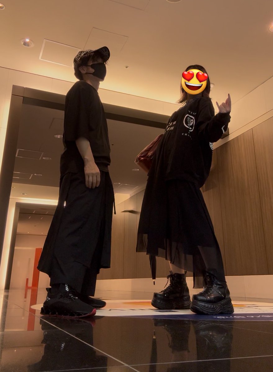 渋谷で娘と食いに行くところを娘の同僚に目撃されて彼氏と間違われるw