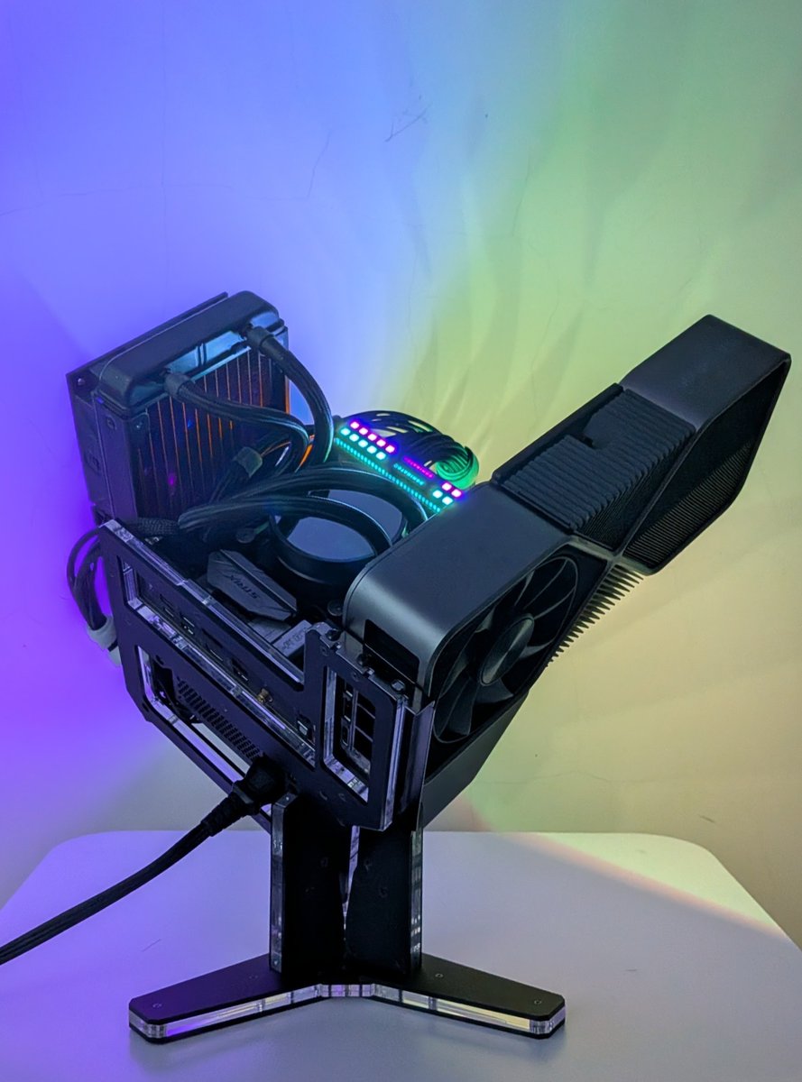geeekstore's tweet image. Rhino Y 
#geeekcase #miniitx #openaircase #sff #sffpc