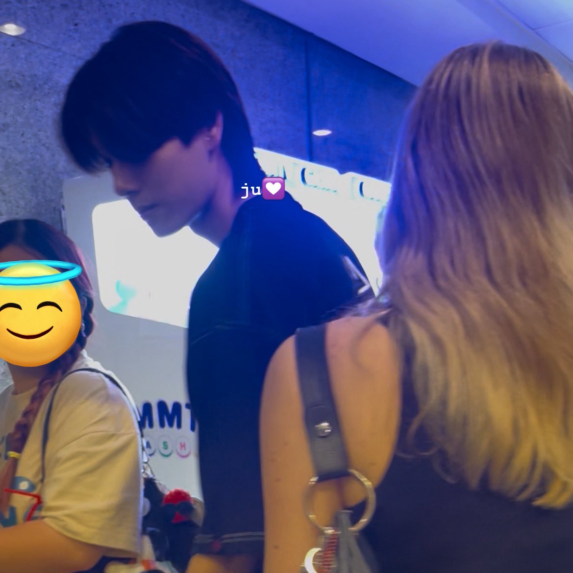 ouricky_'s tweet image. day 5 aegis went to gmm building and saw PHUWIN!!!!! then gyunini got her mango fix finally 🌼🌼