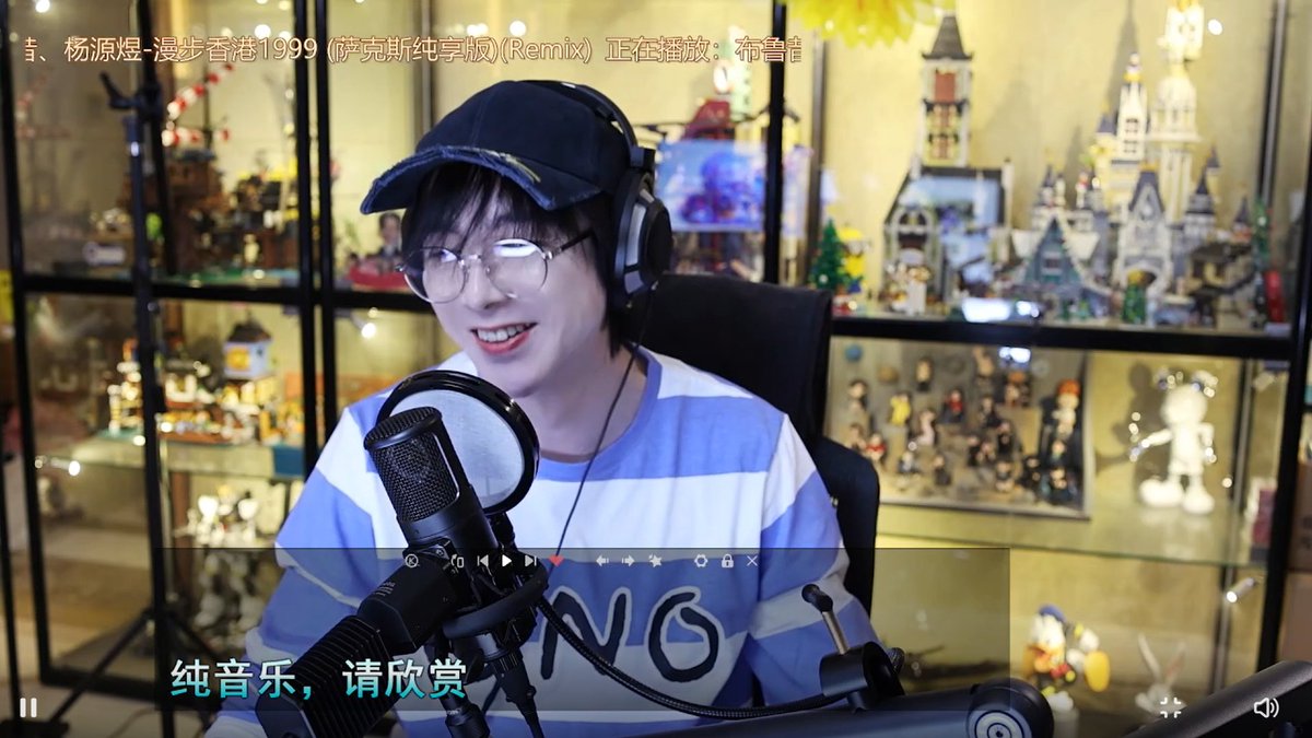 #LiuYuning: I saw that #ZhouShen was teaching people how to sing online, but he didn't really... explain very thoroughly. I highly suspect the rest of his lesson is paid content! Next time I see him I'll ask him for the rest of his lesson and whether I can pay for it 😂😂