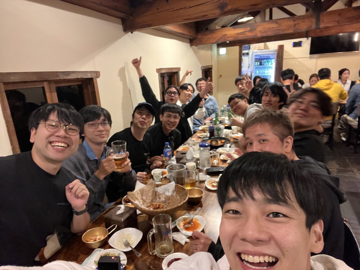 flutter_apac's tweet image. The best way to wrap up an unforgettable day —
great people, great talks, and even greater vibes! 🍻💙
#FlutterAlliance #FlutterCommunity #FlutterDev