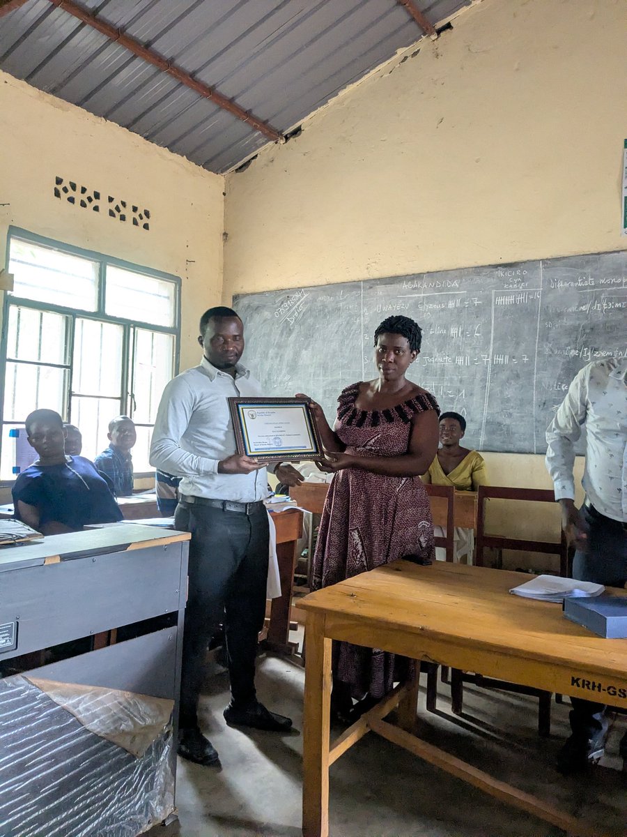 Uyu munsi twishimiye umwanya twagize muri <a href="/GsCyambwe/">GS Cyambwe</a> mu mwaka wa 2024-2025 mu karere ka <a href="/KireheDistrict/">Kirehe District</a> . Umuyobozi wacu <a href="/MSimbatinya/">Moise SIMBATINYA</a> yatumurikiye igikombe twagenewe.<a href="/rangira/">Bruno Rangira</a> <a href="/JanviereMukand4/">Janviere Mukandayisenga</a>