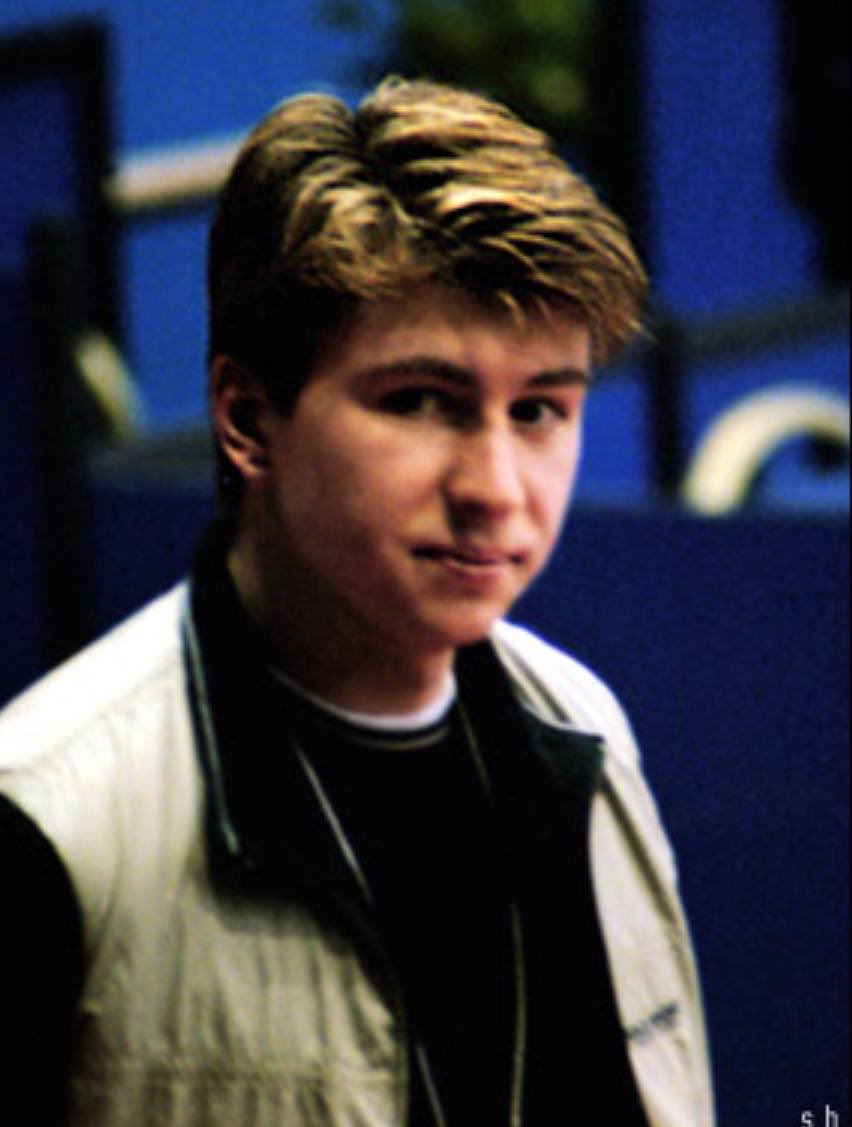 sveuhcb's tweet image. Baby teenager Lyosha🥰