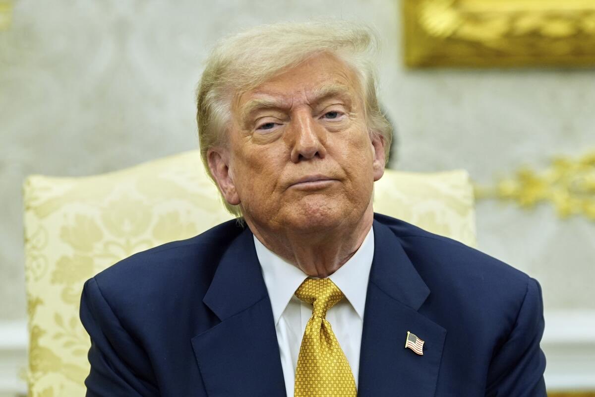 DonIzquierdo_'s tweet image. 🚨Oigan, ¿en serio como colombianos nos vamos a quedar callados ante el ataque que está haciendo Donald Trump contra Colombia? Esto no es contra Petro, es contra nuestra bandera. #TrumpRespeteAColombia. Podemos tener diferencias ideológicas, ser de izquierda, derecha o centro,…