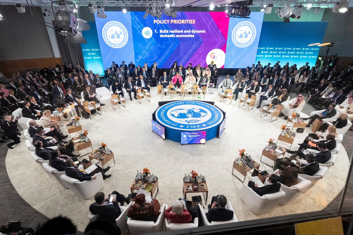 centralbank_rks's tweet image. High-level delegation of the Central Bank of the Republic of Kosovo led by Governor Ismaili, successfully concludes the IMF-World Bank 2025 Annual Meetings in Washington D.C. #IMFMeetings #WBGMeetings
🔗 tinyurl.com/fuu7bvhw