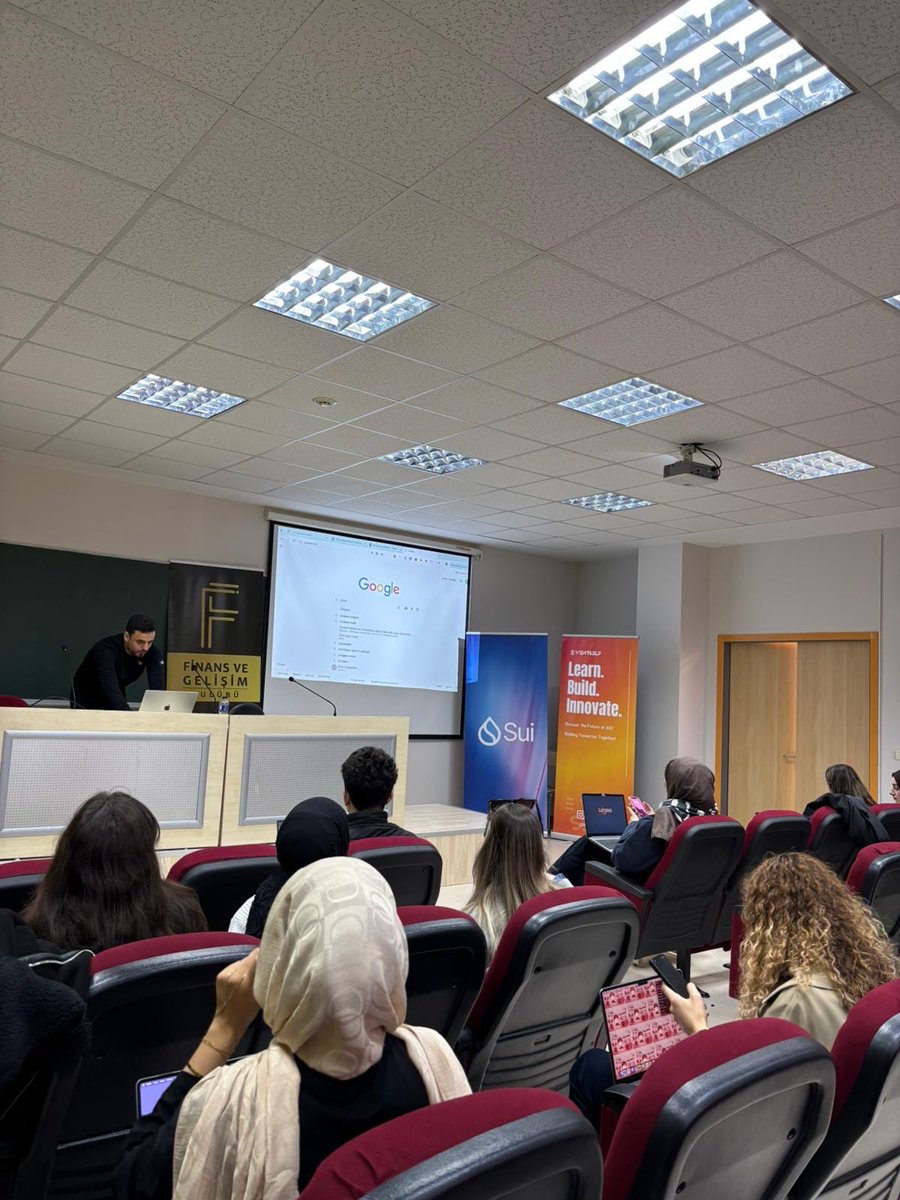 Eventself tweet media