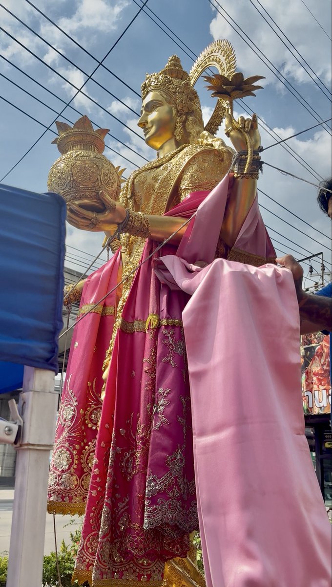 อธิษฐานเซียมซี  เทวลัยองค์พ่อพระพิฆเนศ 
ในวันดิปาวลีมาฝากค่ะ 🪷

🕉️ หลับตาตั้งจิตเลือกเลขเลขที่ชอบ  

เลข 11 , 8 , 19 

อ่านคำทำนายเซียมซีใต้โพสต์ด้านล่างนะคะ 
หากคำทำนายออกมาตรงใจ 

' พิมน้อมรับคำทำนาย มา