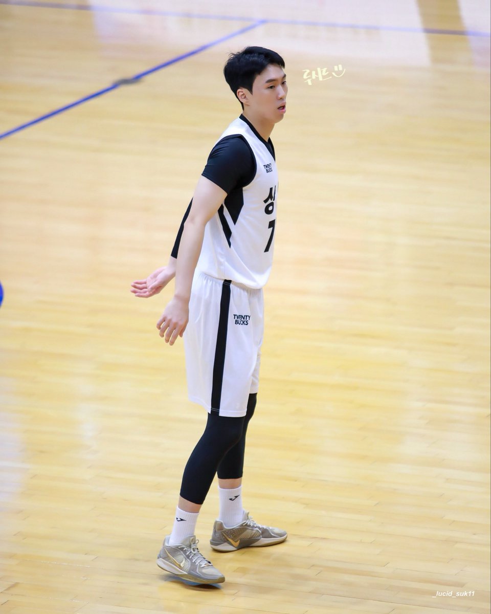 농구하는 이우석 🏀
#상무농구단 #이우석