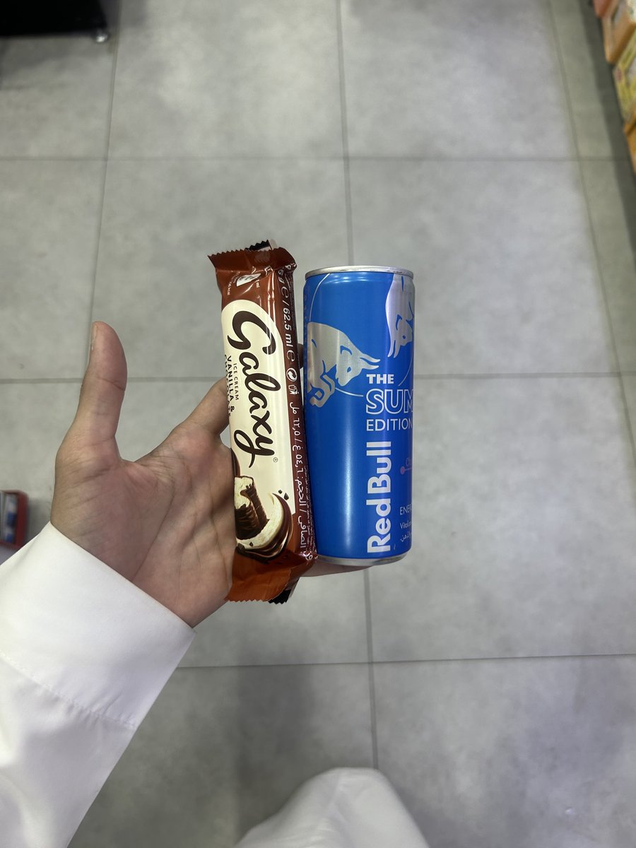 l9ftl's tweet image. الفلوس اللي تصرفها عشان تنبسط ماهي اسراف ولاتبذير 
هي محاولة انقاذ مايمكن انقاذه لصحتك النفسية