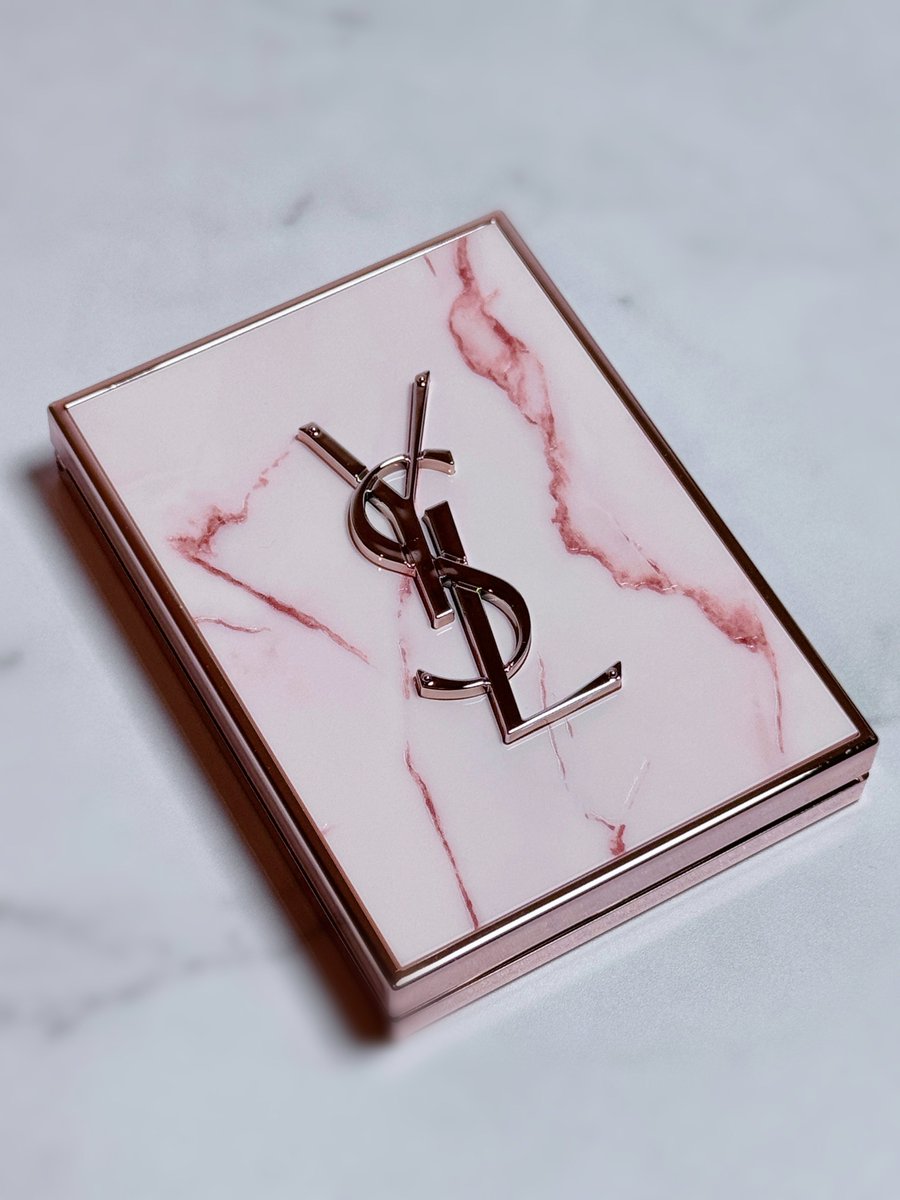 o0o_mee_o0o's tweet image. なんでもっと早く開封しなかったの…🥹♡
今年買ったアイパレでお気に入りTOP3になりそうなYSLのクチュールミニクラッチ825バーニングデザイア。大理石調のピンクパケで既に大優勝なのに中身も4色ぜんぶ可愛い🩷特に右下！偏光ラメ×青みピンクなんてずるい…明日さっそく使う👀✨️