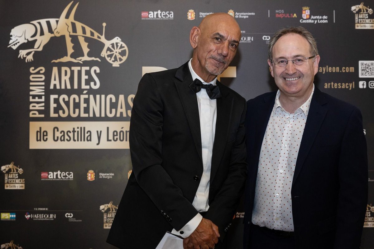 🏆 Nuestro presidente, <a href="/JCimarro/">Jesús Cimarro</a>, estuvo presente en la primera edición de los Premios Artes Escénicas de Castilla y León, celebrada el pasado 16 de octubre.

📍 Teatro Principal de Burgos

#ArtesEscenicas #Premios #FAETEDA #Cultura