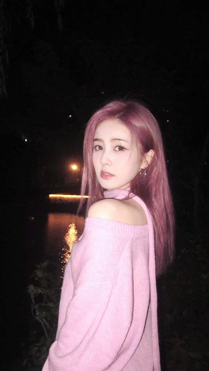 lulujiemi's tweet image. reminder: pink hair lulu was born today!
#BaiLu