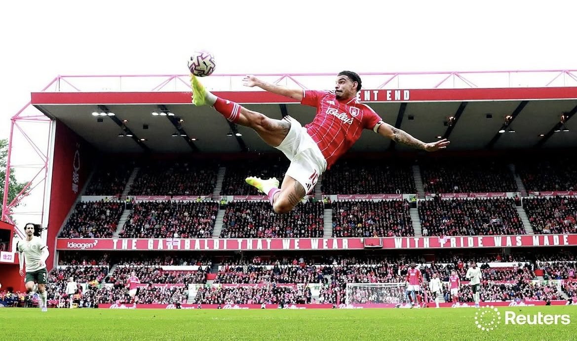 voshans's tweet photo. Voetbal is acrobatiek…
(Foto @cz_pete) #PremierLeague #EPL
#NOTCHE #NFFC #MorganGibbsWhite https://t.co/6ZxoWvkWA4