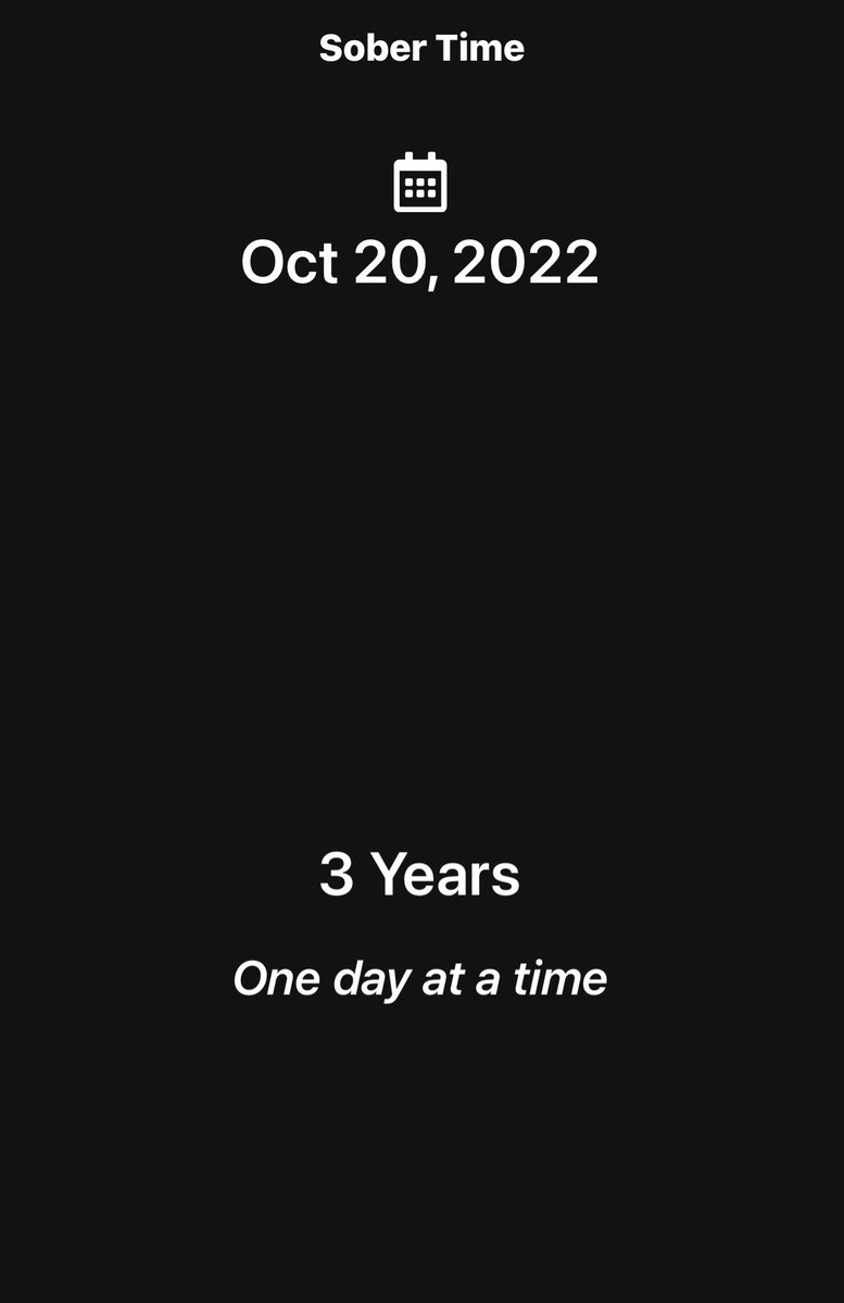 TimStraley's tweet image. Check it out everybody three years, clean and sober for me today. I still can’t believe it. Go me🥳🥳🥳👊🏻👊🏻