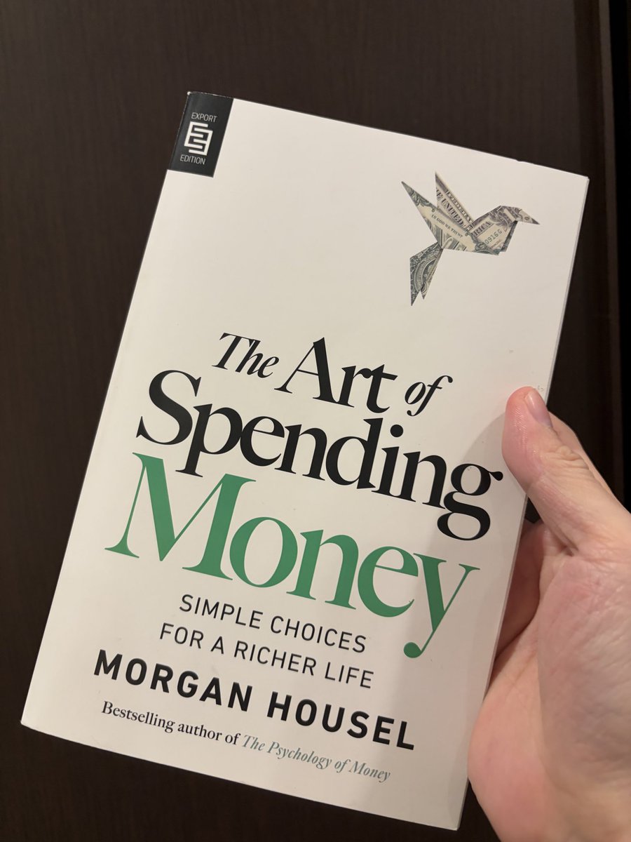 เล่มนี้ดี อ่านจบแล้วชอบเลย โดยเฉพาะในยุคนี้ที่คอนเทนต์สอนหาเงิน แต่ไม่ค่อยมีคอนเทนต์เกี่ยวกับการใช้เงิน ซึ่งเล่มนี้ไม่ใช่ how to แต่สอนวิธีคิดเกี่ยวกับการใช้เงิน ซึ่งมันเป็นไปตามชื่อหนังสือเลยว่ามันเป็น "ศิลปะ"

ได้ยินมาว่ามี สนพ.ซื้อลิขสิทธิ์มาแปลไทยแล้ว น่าจะออกเร็วๆนี้