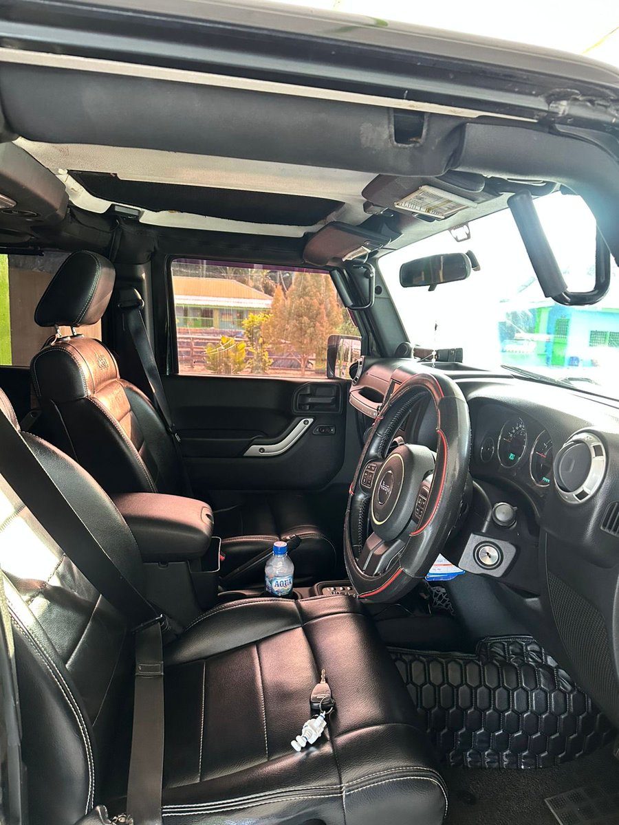 vuioolet's tweet photo. Dijual Jeep Wrangler JK
Tipe sahara tahun 2012
4x4 aktif normal
Pajak on 12.25
Plat panjang 2029
Kaca depan anti peluru kanan dan kiri ( 3 kaca )
Mesin dan kaki2 baru peremajaan
Ban tebal velg racing ring 20
Mobil terawat
#wts #jualmobil #mobilsecond #Jeep https://t.co/g8jTA10jWV